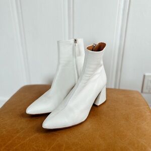 THURSDAY BOOTS - WHITE HEARTBREAKER SIZE 8.5